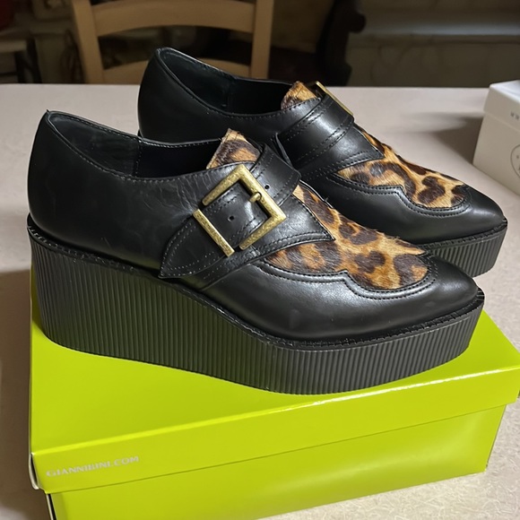 Gianni Bini New black leather & hair calf pointed toe platforms with side buckle - Picture 2 of 6